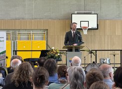 Stadt Wertheim/Luna Horn Das Bild zeigt die Einweihung der Dreifeldsporthalle.