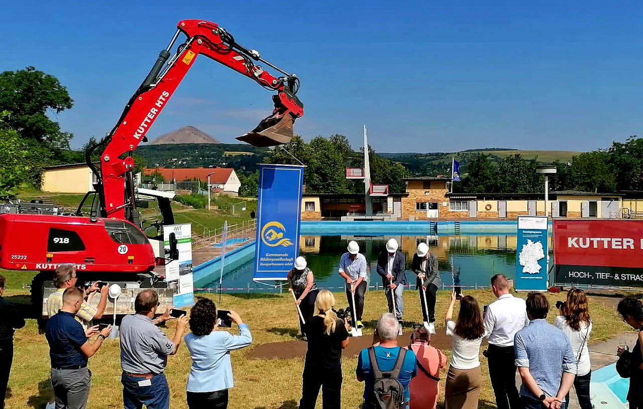 Start der Sanierungsarbeiten am Stadtbad in Sangerhausen, Sachsen-Anhalt.